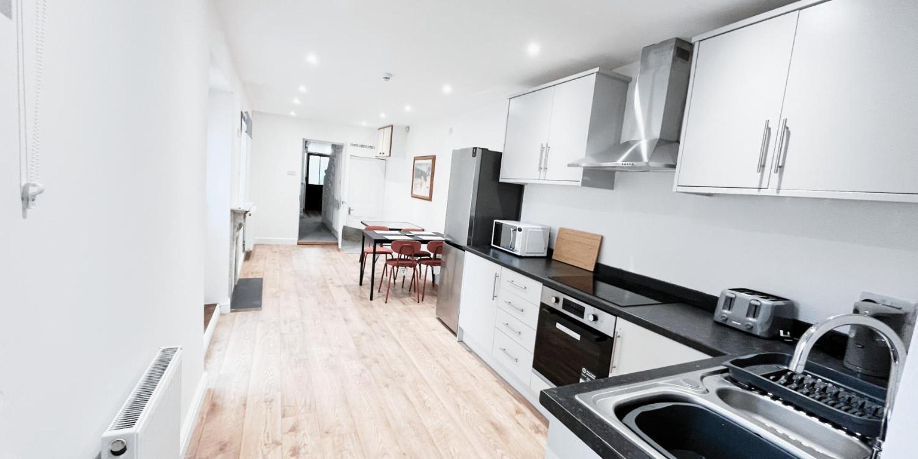Spacious Room In Modern House Near Νότιγχαμ Εξωτερικό φωτογραφία